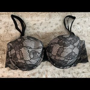 Victoria Secret Body White and Black Lace Strapless (Straps Included) Bra.